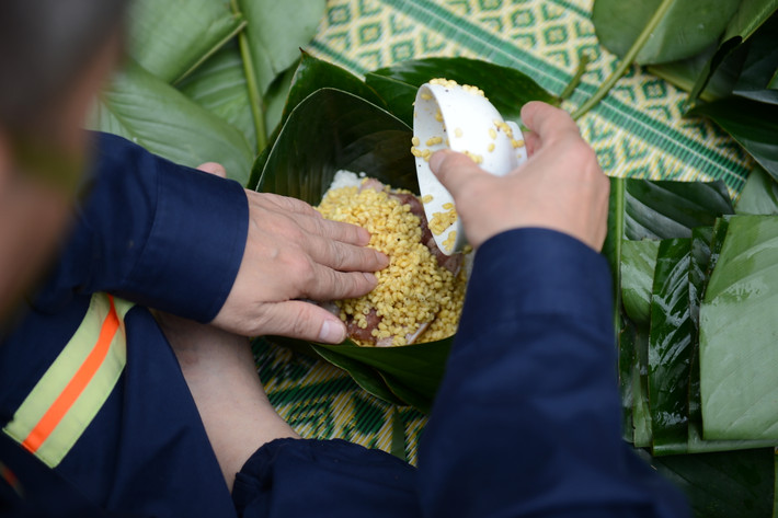 Chia sẻ với PV Tri Thức & Cuộc Sống, Trung tá Khúc Nguyên Khánh, Phó đội trưởng cho biết: "Mỗi dịp Tết đến, Xuân về, để đảm bảo tuyệt đối an toàn cho người dân yên tâm đón Tết, CBCS của đơn vị đều được huy động 100% quân số trực chiến, không ai được về nhà...