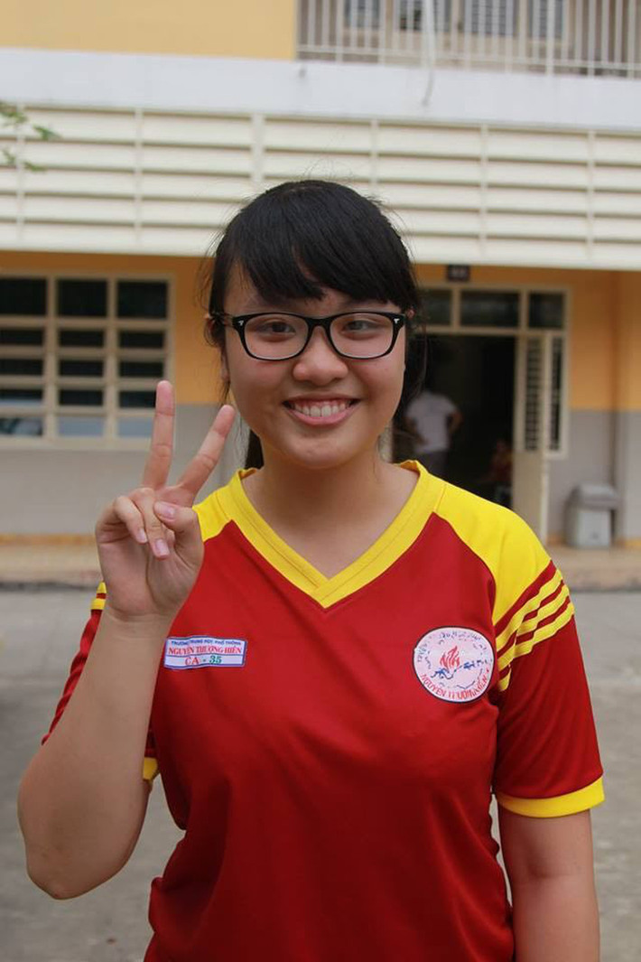 Thủy Tiên kể, cô bắt đầu mập lên từ những năm học cấp 3. Áp lực ôn thi đại học khiến cô nữ sinh thèm ăn, đặc biệt là đồ ngọt. Chính vì vậy mà gái xinh quê Đồng Tháp bị tăng cân nhanh “chóng mặt”.