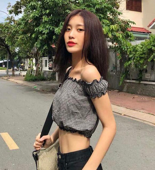 Theo Han Sara, một ngày của cô chưa thể kết thúc và ngon giấc nếu chưa hoàn thành bài tập này. Người đẹp còn nghiện bộ môn boxing và nhảy giúp giảm mỡ toàn thân hiệu quả.
