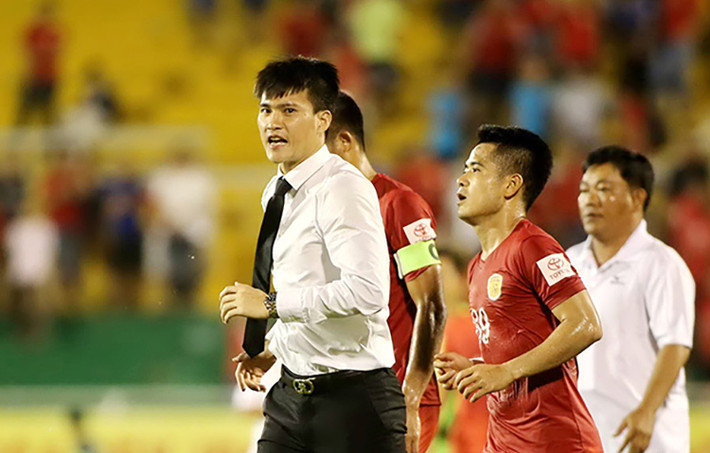 Cụ thể, đại diện phía CLB CLB Bóng đá Bà Rịa - Vũng Tàu cho biết: "Trên thực tế, Ông Lê Công Vinh đã không hoàn tất thủ tục góp vốn theo thỏa thuận, do đó ông Lê Công Vinh không còn là cổ đông của CTCP Bóng đá Bà Rịa - Vũng Tàu kể từ cuối năm 2017".