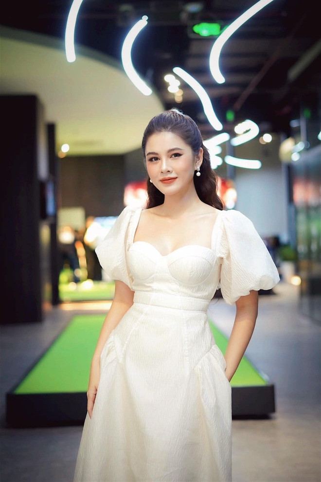 Nhắc đến dàn nữ MC thể thao, không thể nào bỏ qua Vũ Thu Hoài - nhân vật kỳ cựu được rất nhiều người yêu mến của đài truyền hình K .