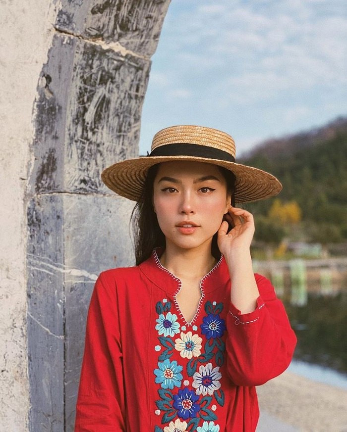 Bên cạnh đó, travel blogger Hà Trúc cũng thường xuyên lan toả năng lượng tích cực, chia sẻ những hành động có ích cho cộng đồng và xã hội.