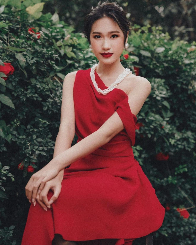 Có ông bà lẫn mẹ đều đẹp, bảo sao Doãn Hải My không xinh.