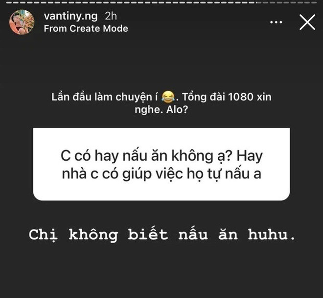 Vân Tiny kể lại đoạn hội thoại của mình với mẹ chồng: "Sáng nay mình nói với ba mẹ: 'Mẹ ơi con tính qua dịch con học nấu ăn'. Mẹ kiểu: 'Hả? Con nói cái gì? Thôi thôi. Con cứ tập trung buôn bán và lo cho Corbin giùm mẹ. Còn việc ăn uống con muốn ăn gì cứ nói các chị. Chồng mày nấu mấy chị dọn nửa ngày, còn mày vô nấu chắc dọn một ngày. Thôi bỏ đi con'. Con muốn làm người con dâu hoàn hảo".