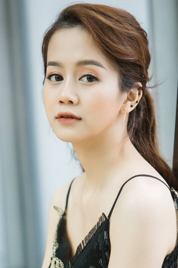 Dù 34 tuổi rồi nhưng An Nguy vẫn tạo dáng lầy lội.