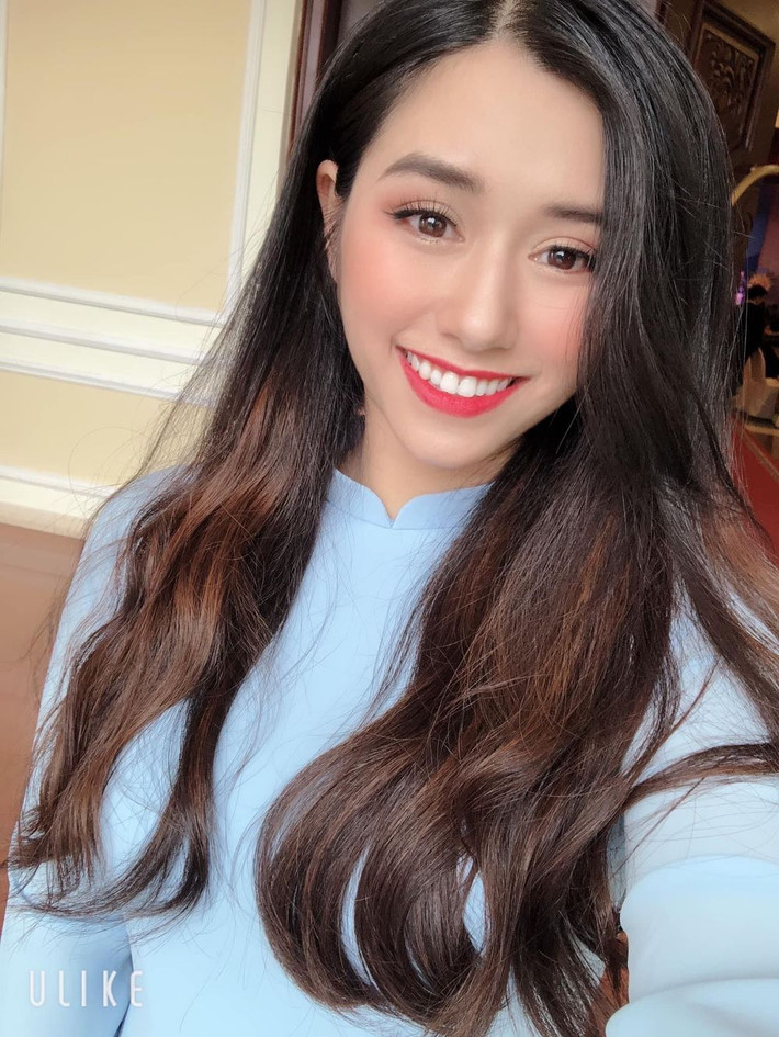 Sau 2 năm được nhiều người biết đến với danh xưng "hot girl Táo Quân 2018", Diệp Anh đã có những thay đổi về cuộc sống và được khen ngợi hết lời với nhan sắc ngày càng lên hương.