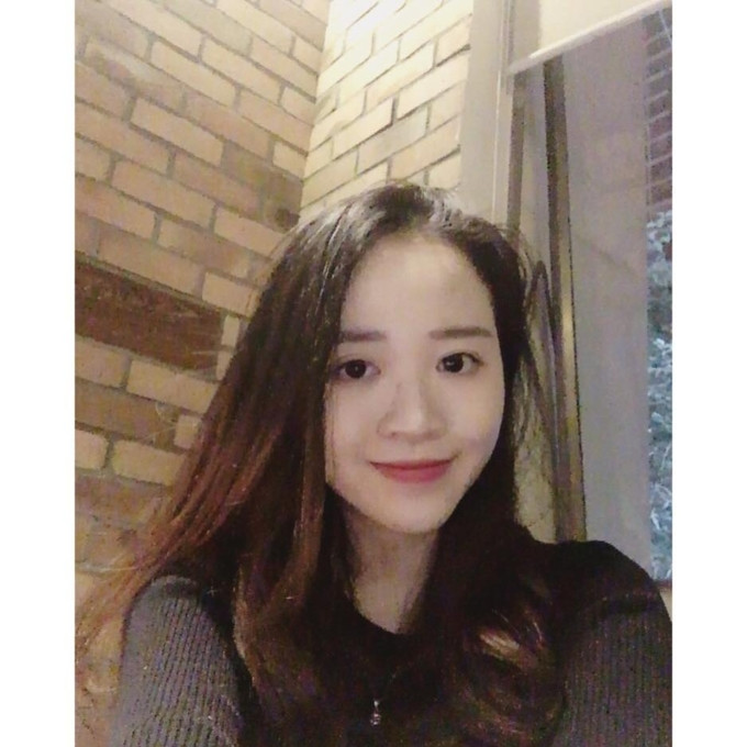 Trong khi đó Nhuệ Giang cũng chuyển tài khoản về chế độ riêng tư. Điều này khiến cho cặp đôi từng vướng nghi vấn "toang" nhưng rốt cuộc vẫn hạnh phúc bên nhau sau tất cả sóng gió.