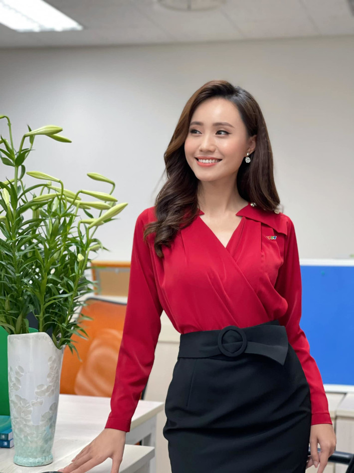 Xuân Anh ngoài làm MC thời tiết tại VTV, còn là hot TikTok khi thường xuyên chia sẻ các video liên quan đến cuộc sống, công việc của mình.