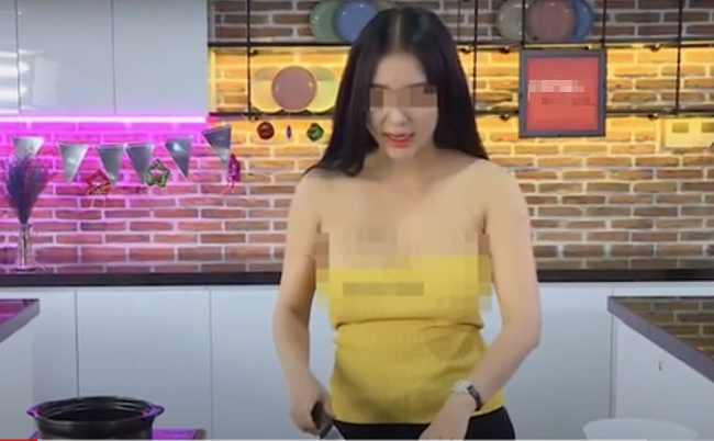 Mới đây, dân mạng bỗng xôn xao về loạt clip dạy nấu ăn của nữ Youtuber có nickname B.