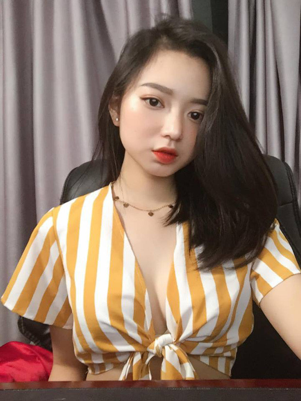 Kim Chi cho biết: "Mình thích chụp ảnh và có thể biến hoá nhiều phong cách khác nhau. Mình thích nhất là phong cách sexy vì nó hợp với con người mình. Không phải cứ ăn mặc hở hang hay khoe khoang là sexy. Nó phải thể hiện trong phong cách, ngôn ngữ cơ thể cơ. Mình cũng cố gắng để không bị đánh giá là phản cảm quá đà".