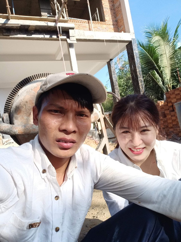 Đương nhiên các thông tin liên quan và cuộc sống của Lộc Fuho cũng nhận về nhiều sự chú ý từ netizen, trong đó không thể không nhắc đến vợ anh chàng.