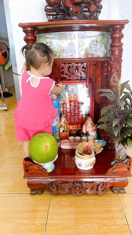 Mới đây, trên MXH xuất hiện không ít hình ảnh các con gái với nhiều tình huống nghịch ngợm "dở khóc dở cười"