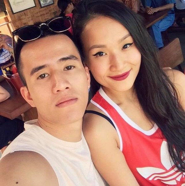 Thời điểm mới tập làm video, Trị Nguyễn cùng Giang Ơi săn sale máy tính đầu tiên. Anh cũng chính là người quay, chỉnh sửa cho nữ vlogger từng video một.