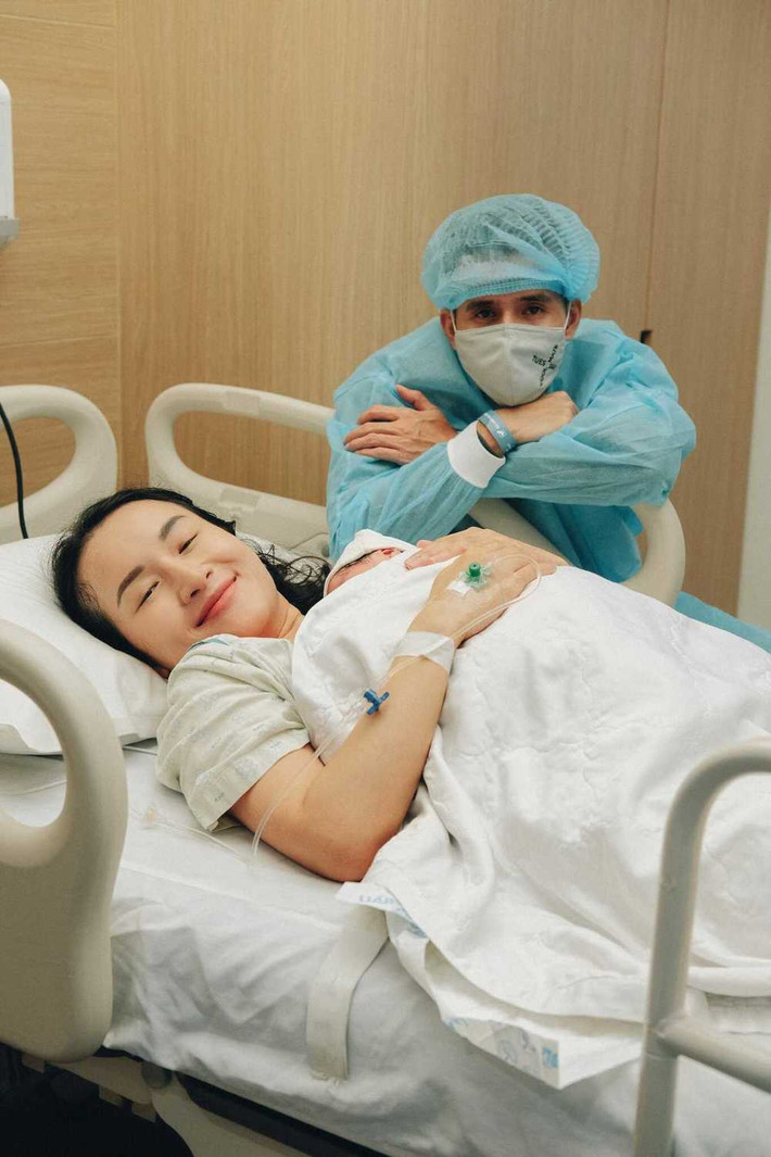 Giang Ơi! và "anh bạn thân" hạnh phúc chào đón con đầu lòng.