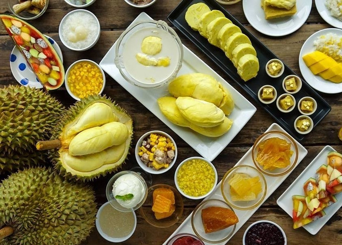 Sầu riêng là thứ quả mùi, ai đã ăn được thì sẽ nghiện cái vị béo ngậy, ngòn ngọt của chúng.