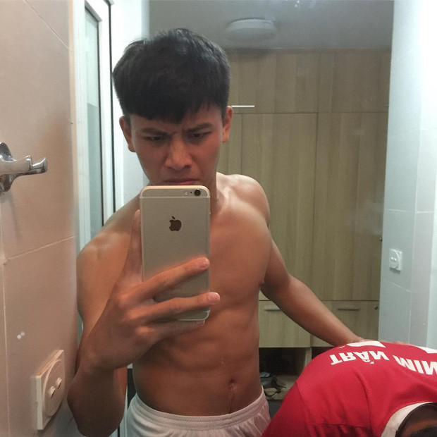 Nhiều nhà chuyên môn còn đánh giá Thanh Bình sẽ là "hòn đá tảng" trước khung thành của bóng đá Việt Nam trong tương lai.