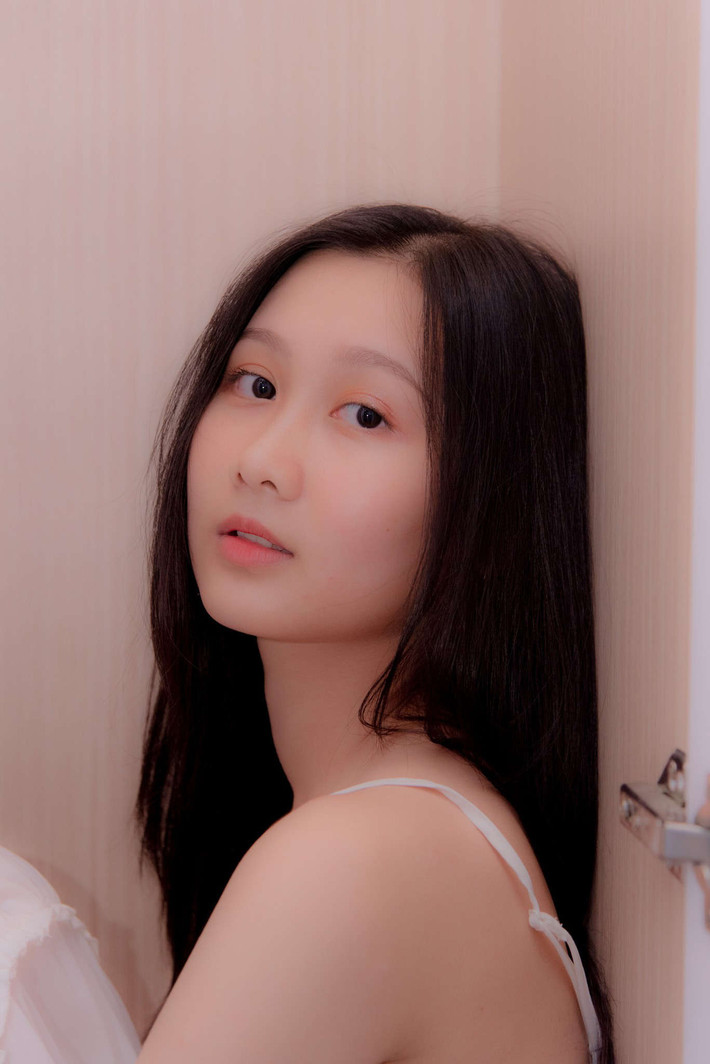 Quế Anh có sở thích nhảy, hát, múa. Đặc biệt, cô bạn tiết lộ, cô có thể đọc rap.