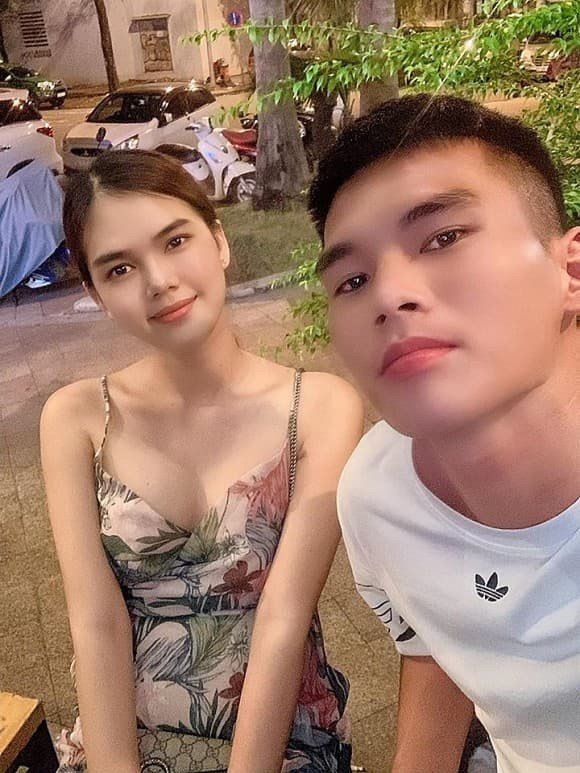 Bên cạnh đó, ảnh chung của Liễu Quang Vinh và Lê Ngọc Trinh cũng đã được xóa toàn bộ khỏi trang cá nhân.