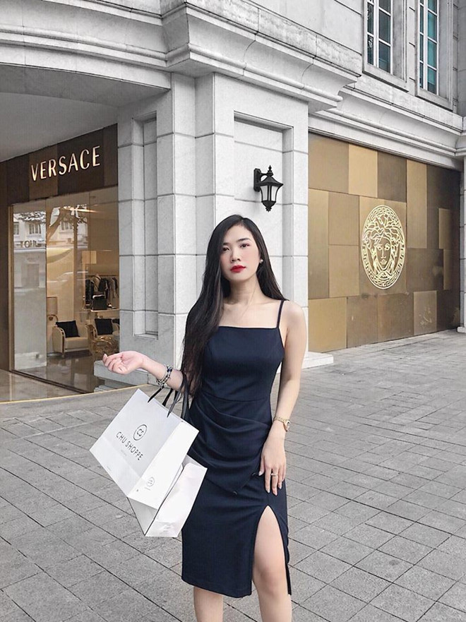 Chù còn không ngại đăng tải những hình ảnh khoe body của mình.