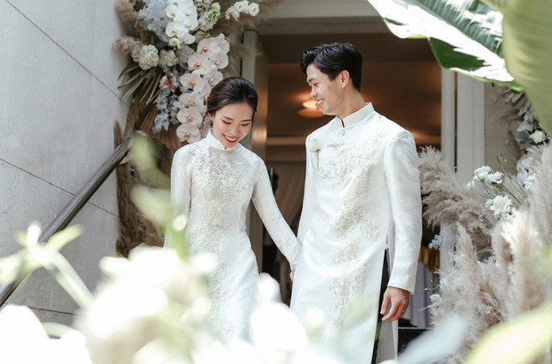 Công Phượng là người kín tiếng trong chuyện tình cảm nhưng cuối năm 2020, chàng tiền đạo xứ Nghệ chính thức cưới Viên Minh - ái nữ của Giám đốc Ngân hàng Nhà nước Việt Nam chi nhánh TP HCM.