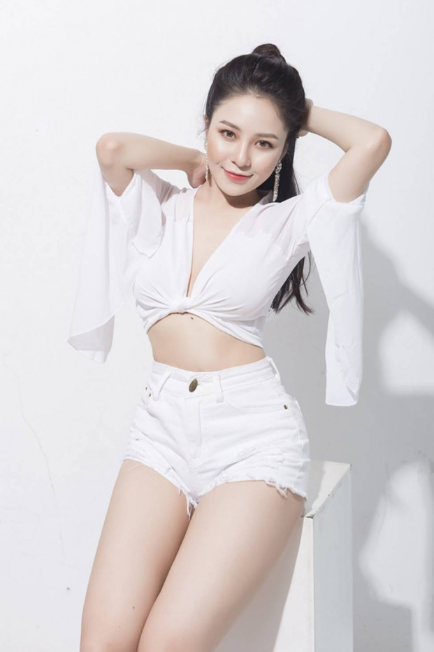 Trước đó, trên trang cá nhân hot girl Thanh Hóa không ít lần khoe những bức ảnh với vóc dáng đẹp không cần chỉnh của mình.