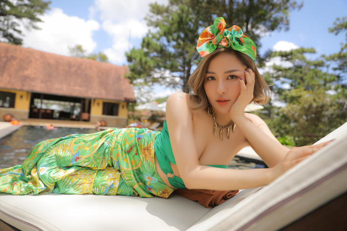 Dưới mỗi bức ảnh đăng khoe dáng, Trâm Anh nhận được vô vàn lời khen từ các fan và không ít người khích lệ cô nàng chăm chỉ khoe dáng nhiều hơn.