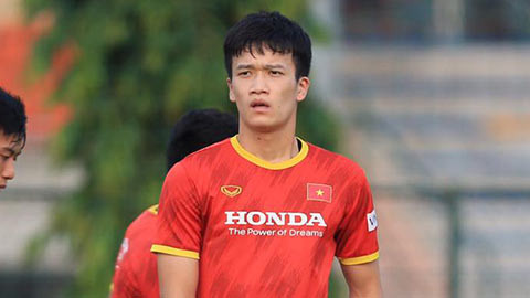 Ở trung tâm hàng tiền vệ, Hoàng Đức là sự lựa chọn không thể thay thế lúc này. Cầu thủ của Viettel vẫn làm tốt nhiệm vụ của mình.