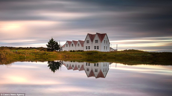 Nhiếp ảnh gia Wim Denijs bắt đầu chụp ảnh cảnh đẹp tại Iceland sau khi đến thăm quốc gia này năm 2010.