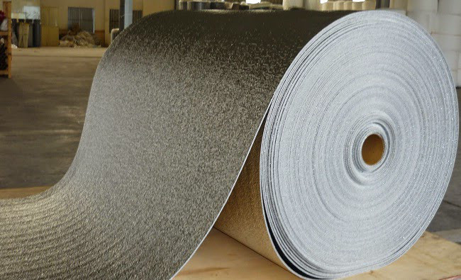 Tấm nhựa OPP, PE bạc cách nhiệt cũng được bán khá nhiều trên thị trường. Tuy nhiên, nhược điểm của sản phẩm là tính cách âm và độ bền không cao, dễ bị biến dạng khi nhiệt độ cao.