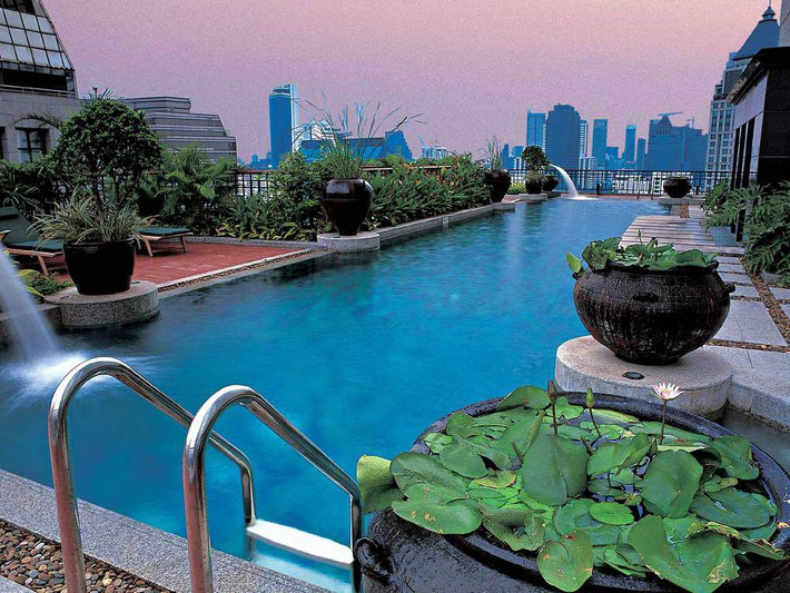 Mát lạnh ngày hè với không gian trên sân thượng.