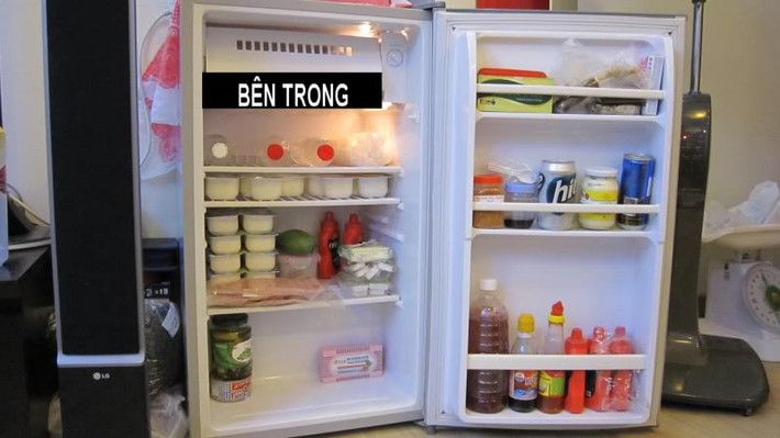 Tủ lạnh mini không thể bảo quản đồ đông lạnh như các dòng tủ khác. Sản phẩm thích hợp với sinh viên, học sinh hoặc những người sống độc thân. Ngoài ra, một số gia đình, nhà hàng, khách sạn muốn trữ nước lạnh, hoa quả tại phòng ngủ cũng rất tiện ích, tiết kiệm điện.