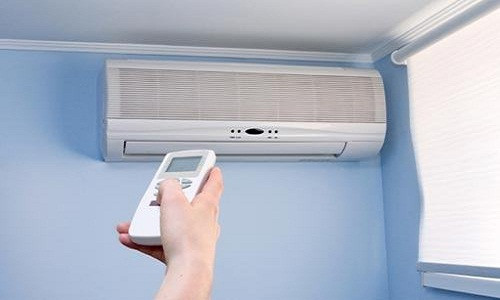 Theo KS Hoàng Quân (công ty điện lạnh Bách Khoa): Tính năng làm mát nhanh dựa vào thiết kế tam diện chỉ là một trong nhiều yếu tố chọn sản phẩm này. Nếu người dùng không cân nhắc công suất, diện tích cần làm mát phù hợp thì sản phẩm không thể phát huy tác dụng tốt, tốn tiền mà hiệu quả không cao. Ảnh minh họa
