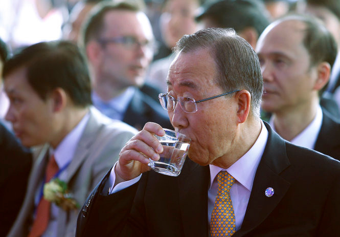 Chuyến thăm chính thức của Tổng thư ký Liên hiệp quốc Ban Ki Moon tại Việt Nam diễn ra vào những hè khá oi bức, nhiệt độ ngoài trời từ 34 -37 độ C - Ảnh: Nguyễn Khánh