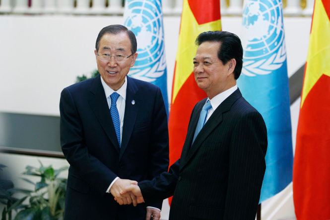Tổng thư ký Liên hiệp quốc Ban Ki Moon trong buổi hội kiến với Thủ tướng Chính phủ Nguyễn Tấn Dũng, hai bên đã trao đổi nhiều vấn đề liên quan đến Biển Đông cũng như các ảnh hưởng của biến đổi khí hậu, buổi hội kiến này đã kéo dài hơn 30 phút so với kế hoạch ban đầu - Ảnh: Nguyễn Khánh