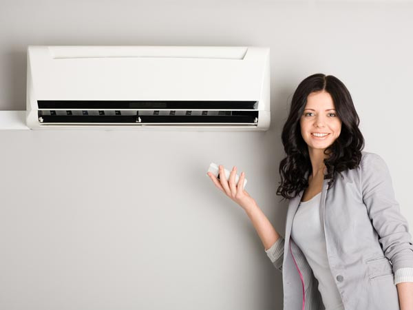 Theo một số chuyên gia điện lạnh, bật điều hòa khoảng 15 phút trước khi sử dụng không tốn thêm nhiều chi phí lại giúp cơ thể thoải mái hơn so với việc nằm trong phòng và chờ đợi.