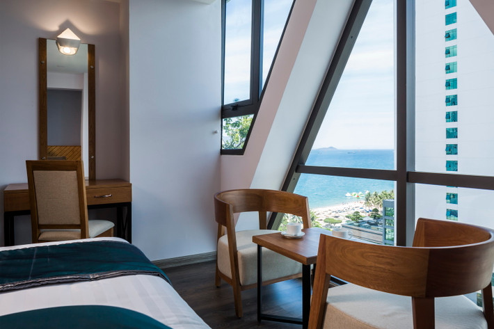 Khách sạn Venue Nha Trang có 64 phòng ngủ thiết kế sang trọng, đạt tiêu chuẩn 3 sao.
