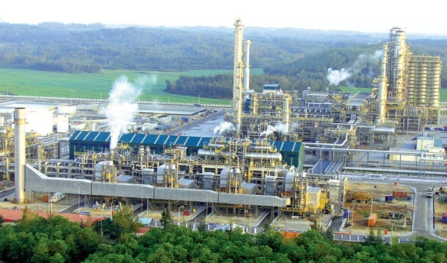 Đến nay, Lọc hóa dầu Nghi Sơn đã vận hành thử khoảng 3.000 hệ thống trong khoảng 1 năm với hơn 1.000 người lao động trong nước và ngoài nước làm việc toàn thời gian. Ảnh: Baodautu.