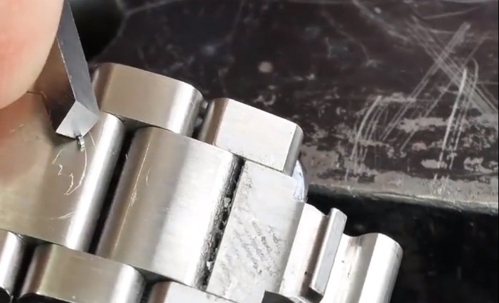 Là một trong số 5 mẫu đồng hồ lặn huyền thoại mọi thời đại, đồng hồ Rolex Submariner đại diện cho sự lựa chọn sang trọng.