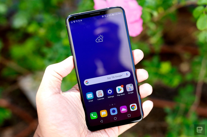 Engadget đã đem thắc mắc này trao đổi với LG nhưng đại diện hãng từ chối trả lời về chiến lược rộng hơn giữa các sản phẩm di động. Tuy nhiên, trước đó hãng từng tiết lộ về việc sẽ phụ thuộc nhiều hơn vào các thiết bị "tạm thời", ra mắt xen giữa những lần ra mắt sản phẩm đình đám. Không rõ V35 có được xem là thiết bị tạm thời hay không.