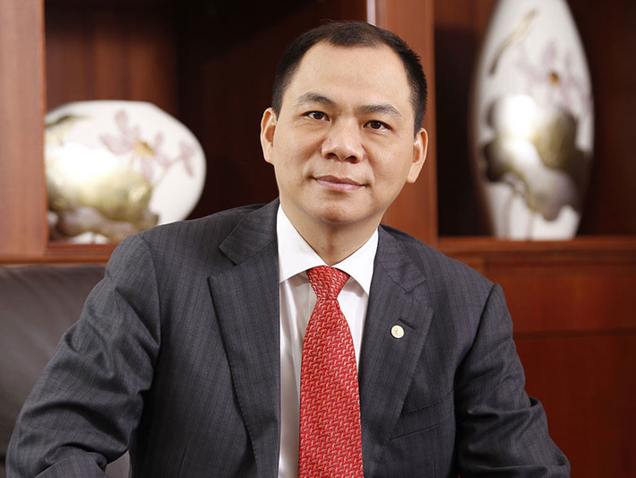 Tính đến ngày 29/5, đại gia Phạm Nhật Vượng là người giàu nhất sàn chứng khoán Việt với khối tài sản tương đương 79.600 tỷ đồng. Ông Phạm Nhật Vượng - Chủ tịch tập đoàn Vingroup đang nắm giữ trực tiếp một khối lượng lớn cổ phiếu, tương 27,45% cổ phần VIC. Ảnh: Forbes.