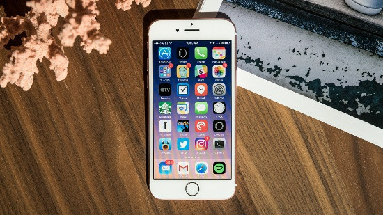 Apple iPhone 7: Ra mắt từ năm 2016 nhưng Apple iPhone 7 vẫn thu hút được rất nhiều sự quan tâm của người dùng, bất chấp việc Apple tung ra iPhone 8 và 8 Plus để trở thành smartphone bán chạy thứ tư trong quý 1/2018. Cũng có nghĩa đây là chiếc smartphone mang lại lợi nhuận xếp thứ tư trên thế giới với 6,2% lợi nhuận của ngành công nghiệp điện thoại thông minh.