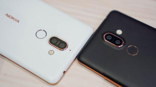 Nokia 7 Plus trang bị viên pin 3.800 mAh, có thể kéo dài tới 2 ngày. Ảnh: Vietnamnet.