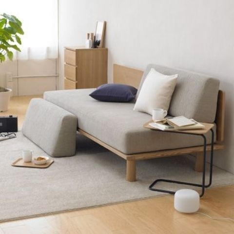 Ghế sofa của người Nhật cũng rất thấp và nhỏ, phù hợp với những căn phòng có diện tích khiêm tốn.