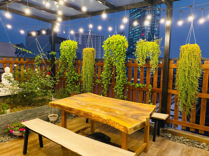 Mỗi lúc lại decor sân thượng khác nhau.
