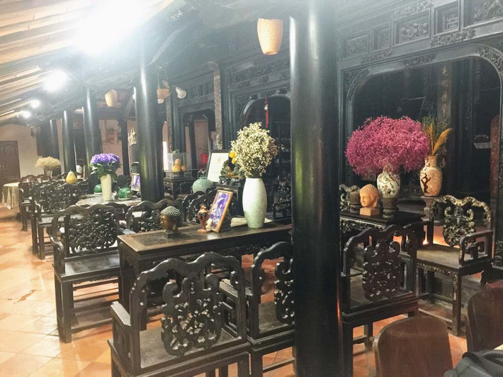 Những hình chạm trổ công phu bắt mắt, mỗi thứ đều có nội dung, ý nghĩa khác nhau về truyền thống gia đình. Ảnh: Vietnamnet
