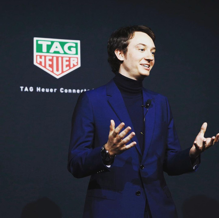 Frédéric Arnault là 1 trong những người thừa kế sáng giá gia tài đồ sộ của gia tộc Arnault. Năm 2020, khi chưa đầy 30 tuổi, Frédéric Arnault được bố tin tưởng và bổ nhiệm giữ chức vị Giám đốc điều hành của TAG Heuer - thương hiệu đồng hồ quan trọng nhất của tập đoàn LVMH. Ảnh: Instagram