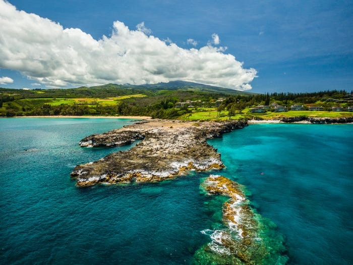 Năm 2021, Bezos và vợ sắp cưới Lauren Sanchez mua một căn nhà ở Hawaii. Nguồn ảnh: BI
