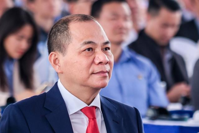 Ngày 18/8, giá cổ phiếu VinFast chỉ còn 20 USD. Đó là lý do khiến Forbes phải điều chỉnh lại thứ hạng và giá trị tài sản của Chủ tịch Vingroup. Ảnh: Người lao động