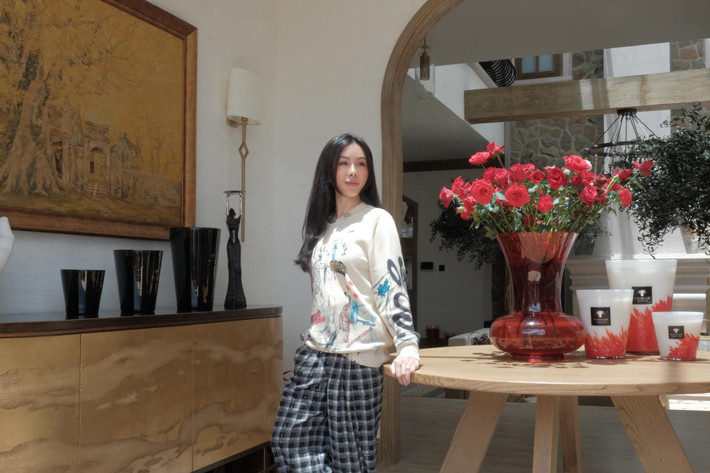 Cửa chính bước vào.