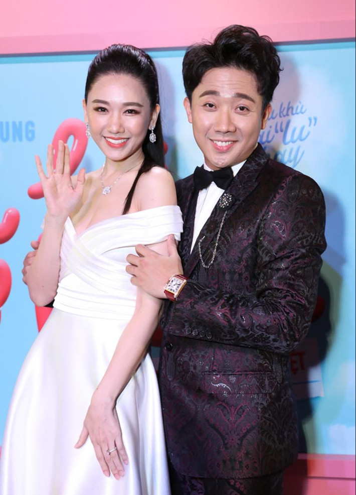 Tham dự sự kiện ra mắt phim “Cua lại vợ bầu” năm 2019, Trấn Thành đeo chiếc đồng hồ Tank Anglaise đình đám thuộc dòng Cartier Tank, giá 2,5 tỷ đồng. Ảnh: Người đưa tin